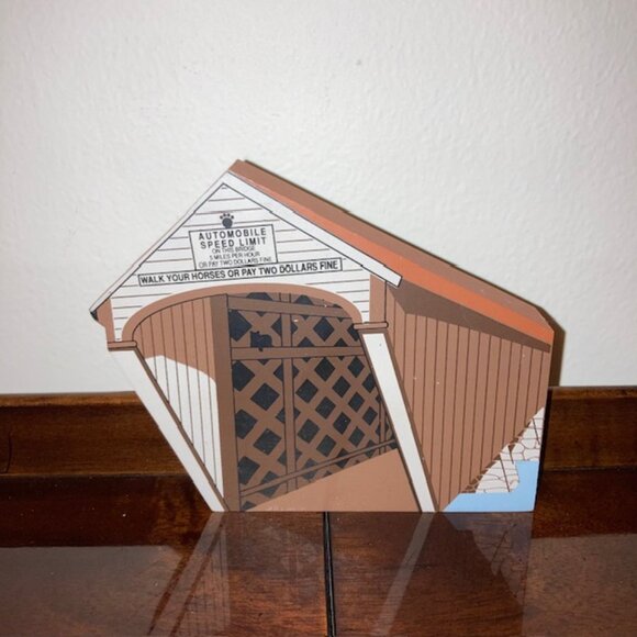 The Cat's Meow Covered Bridge Cornish/Windsor Bridge 1998 Wooden Shelf Sitter - Picture 1 of 2